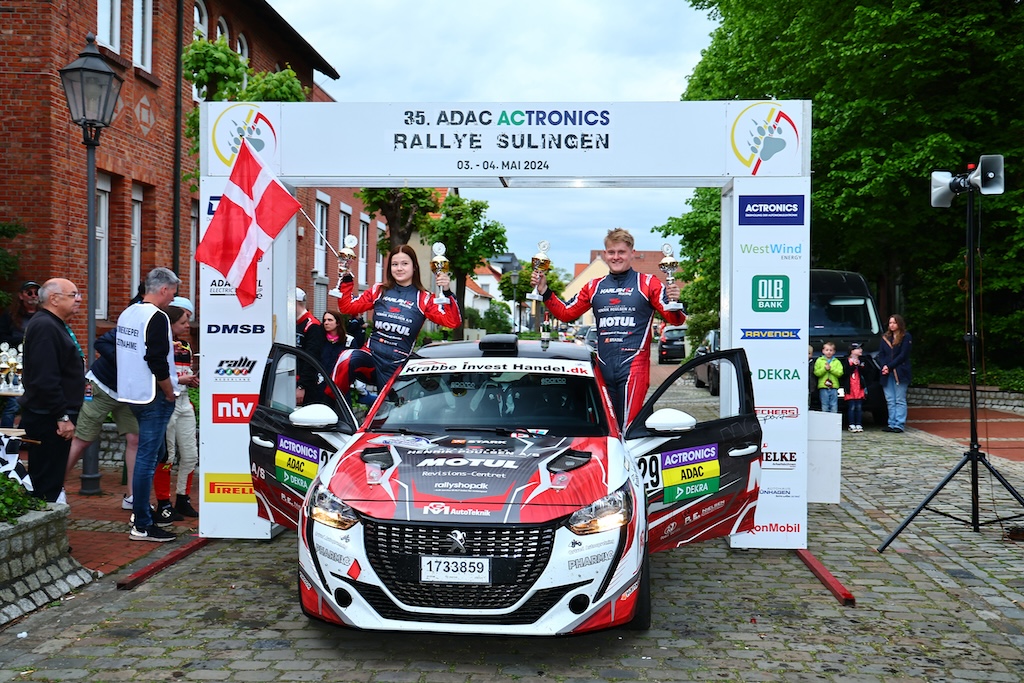 Lasse Karlshøj og Isabell Kvick sluttede i Sulingen på en andenplads blot 18,8 sekunder efter de tyske klassevindere Tom Kässer og Stephan Schneeweiss, ligeledes i en Peugeot 208 Rally4.
(Foto: Morten Dam - autoMOTIV/specialpress)